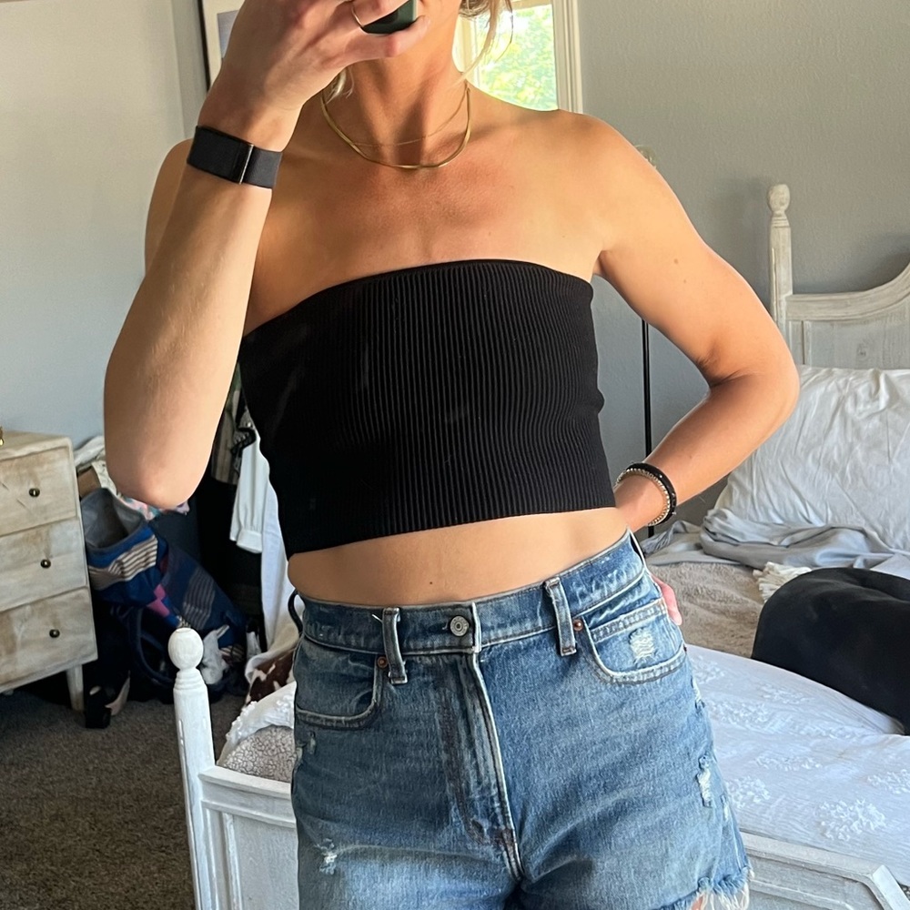 Aritzia Babaton ribbed strapless tank (black)